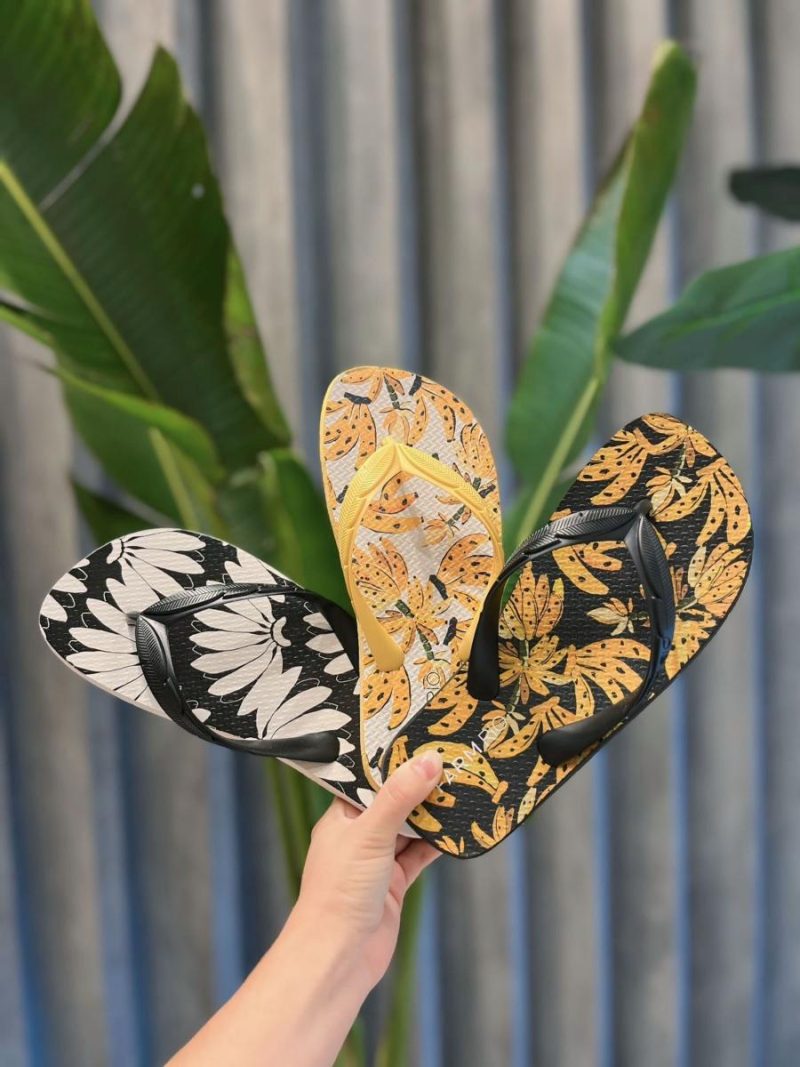 AMARELO-BRANCO-PRETO